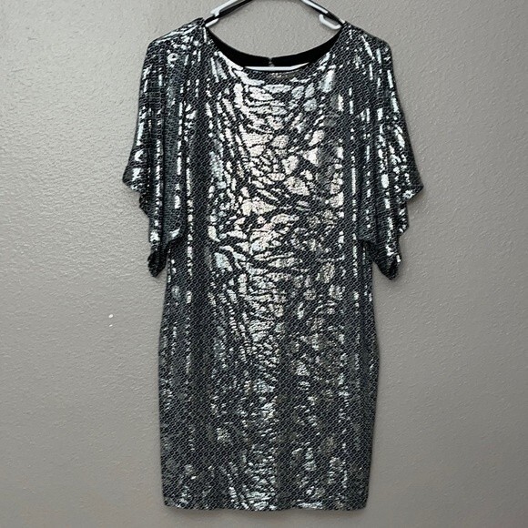 Adrianna Papell Dresses & Skirts - Hailey Logan by Adrianna Papell mini shift cocktail dress black metallic XS